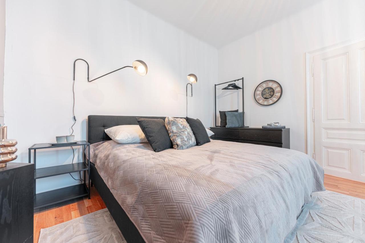 City Appartement Wagram Am Hauptbahnhof Санкт Пьолтен Екстериор снимка